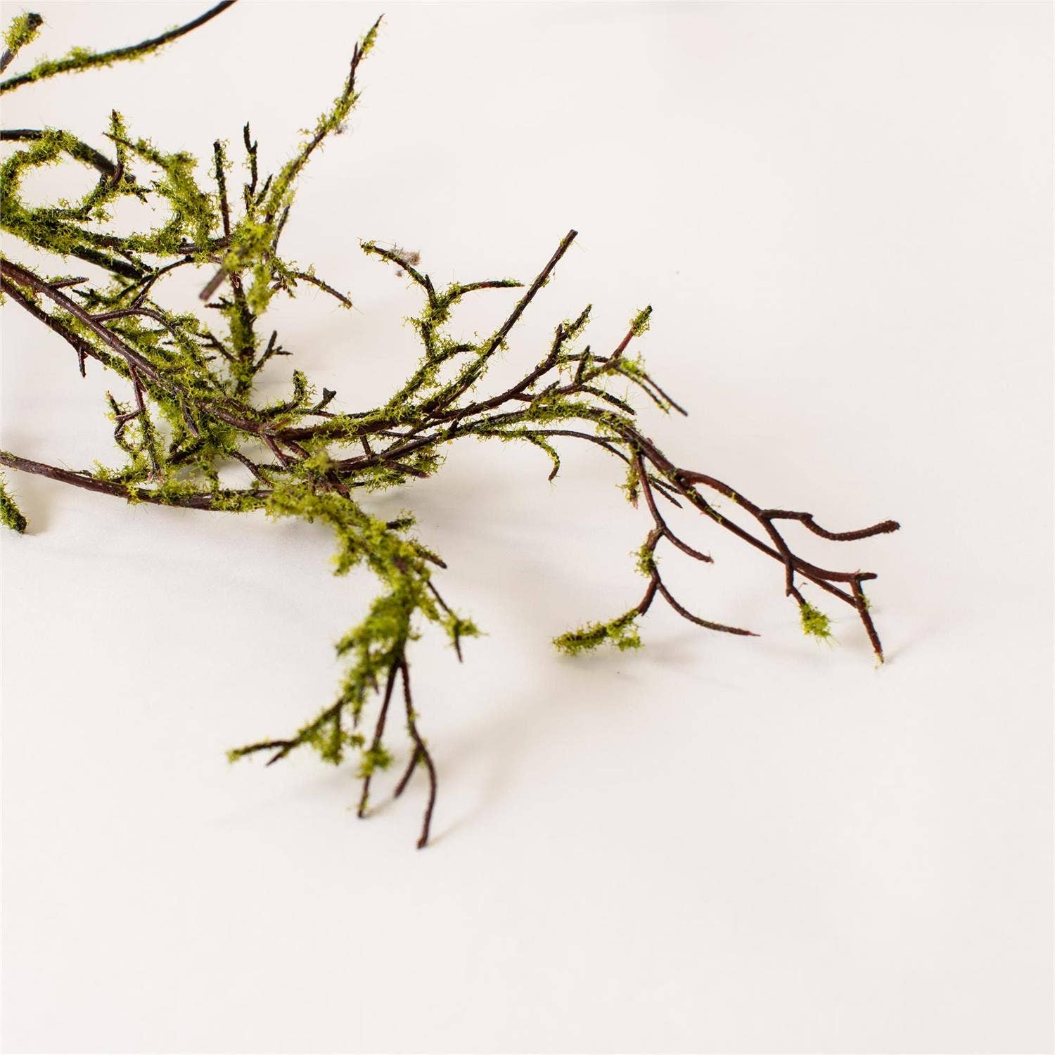 Garland - Fine Moss Vine With Leaves
