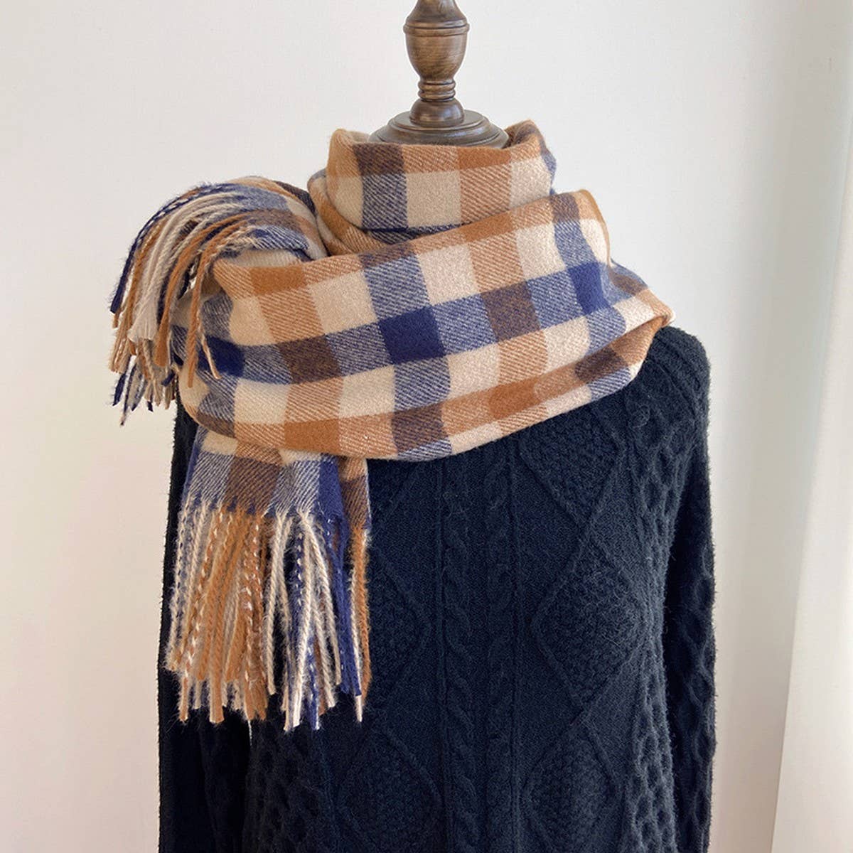 Vintage Wool-Blend Scarf – Cozy Winter Neck Wrap