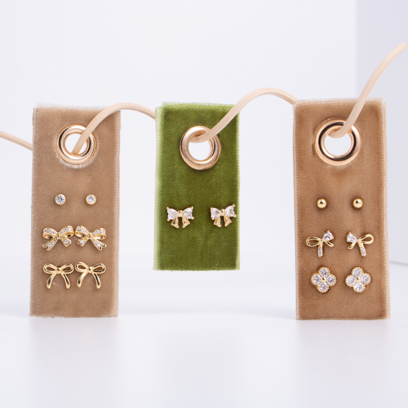 Bow Velvet Stud Set