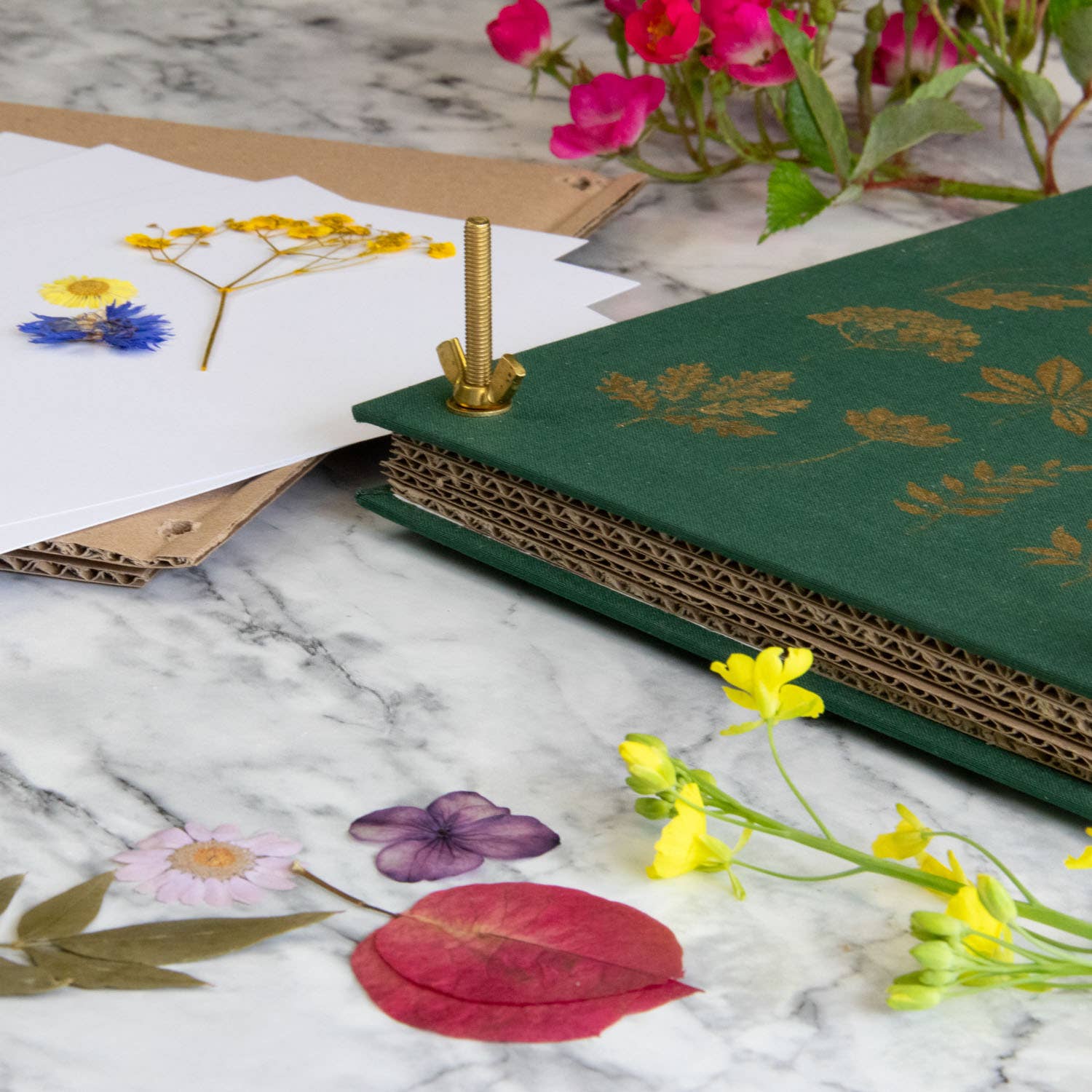 The Botanical Flower Press – Linen Cover &amp; Gold Foil