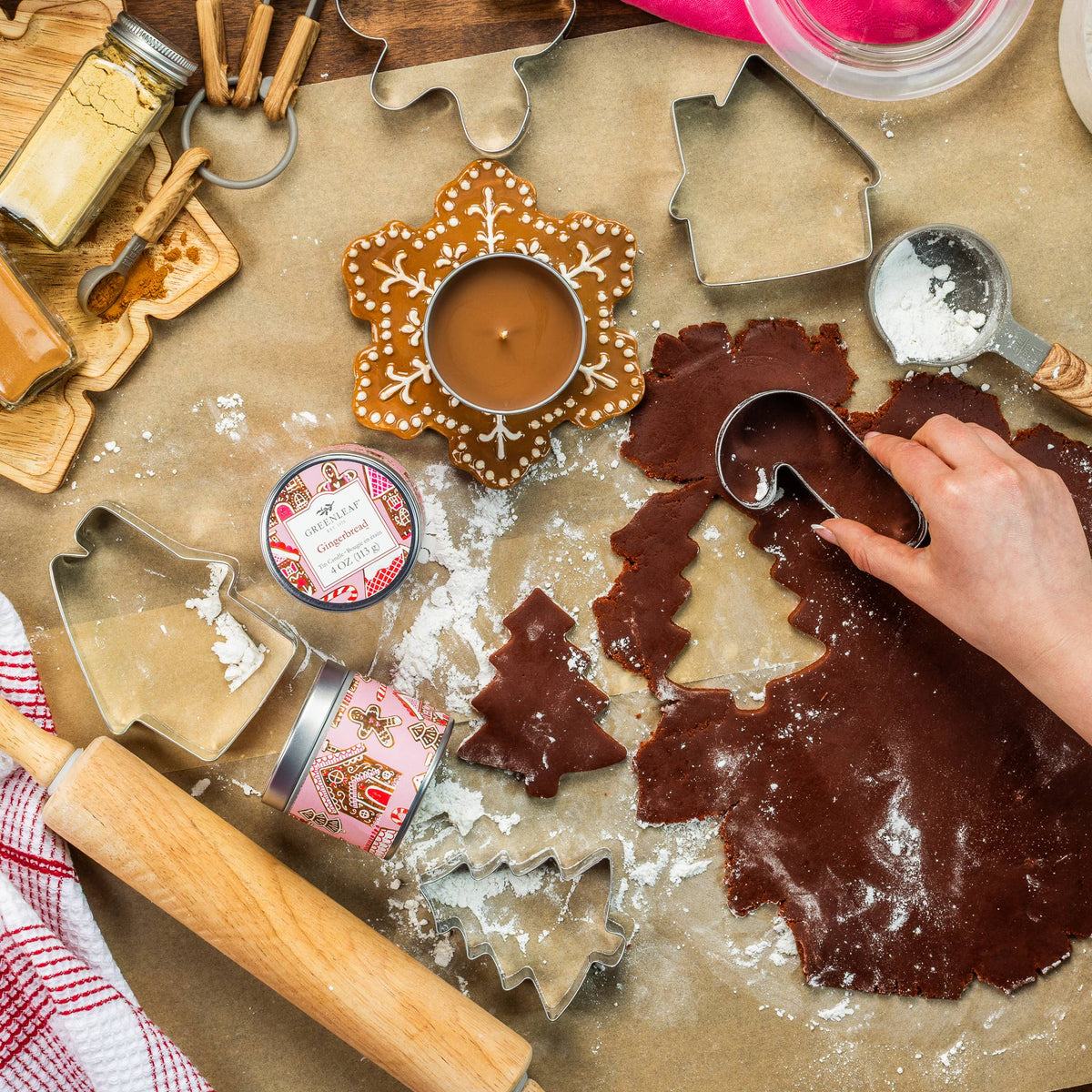 Gingerbread Tin Candle