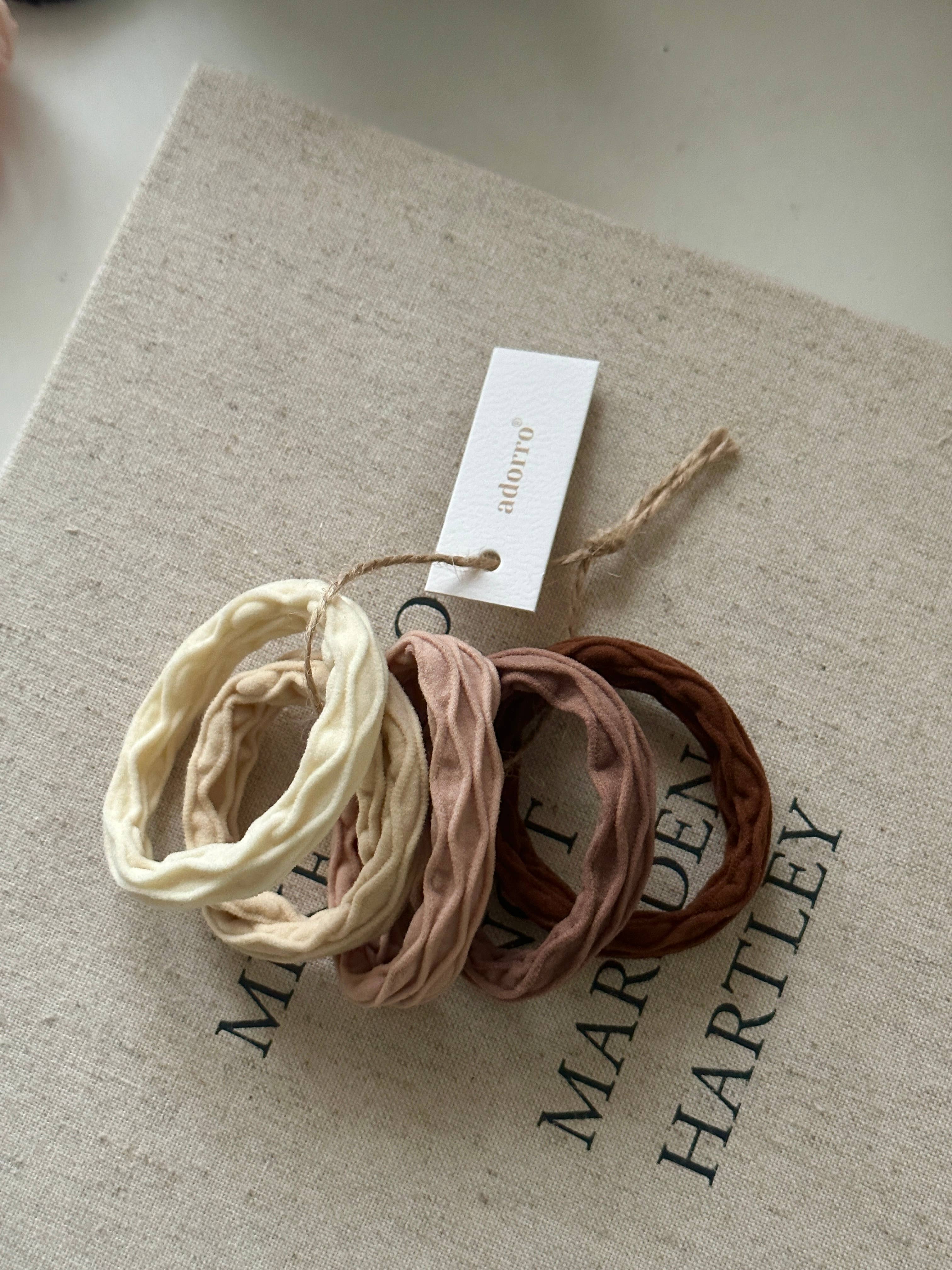 Neutral Wavy Seamless Hair Ties (Set of 5)