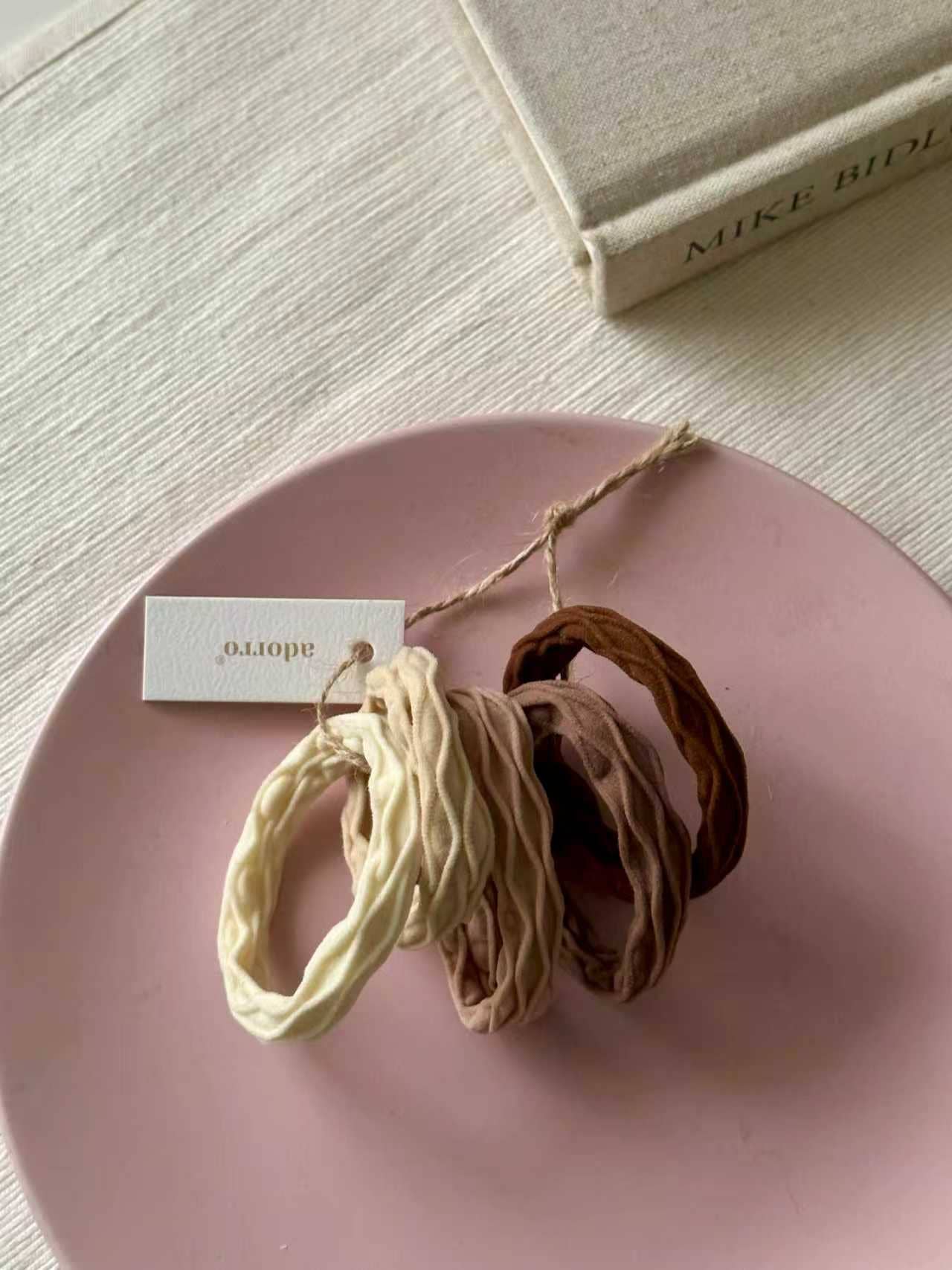 Neutral Wavy Seamless Hair Ties (Set of 5)