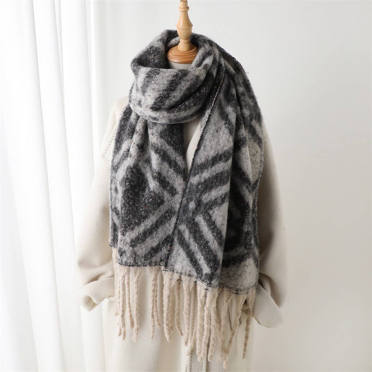 Autumn and winter geometric tassel shawl scarf